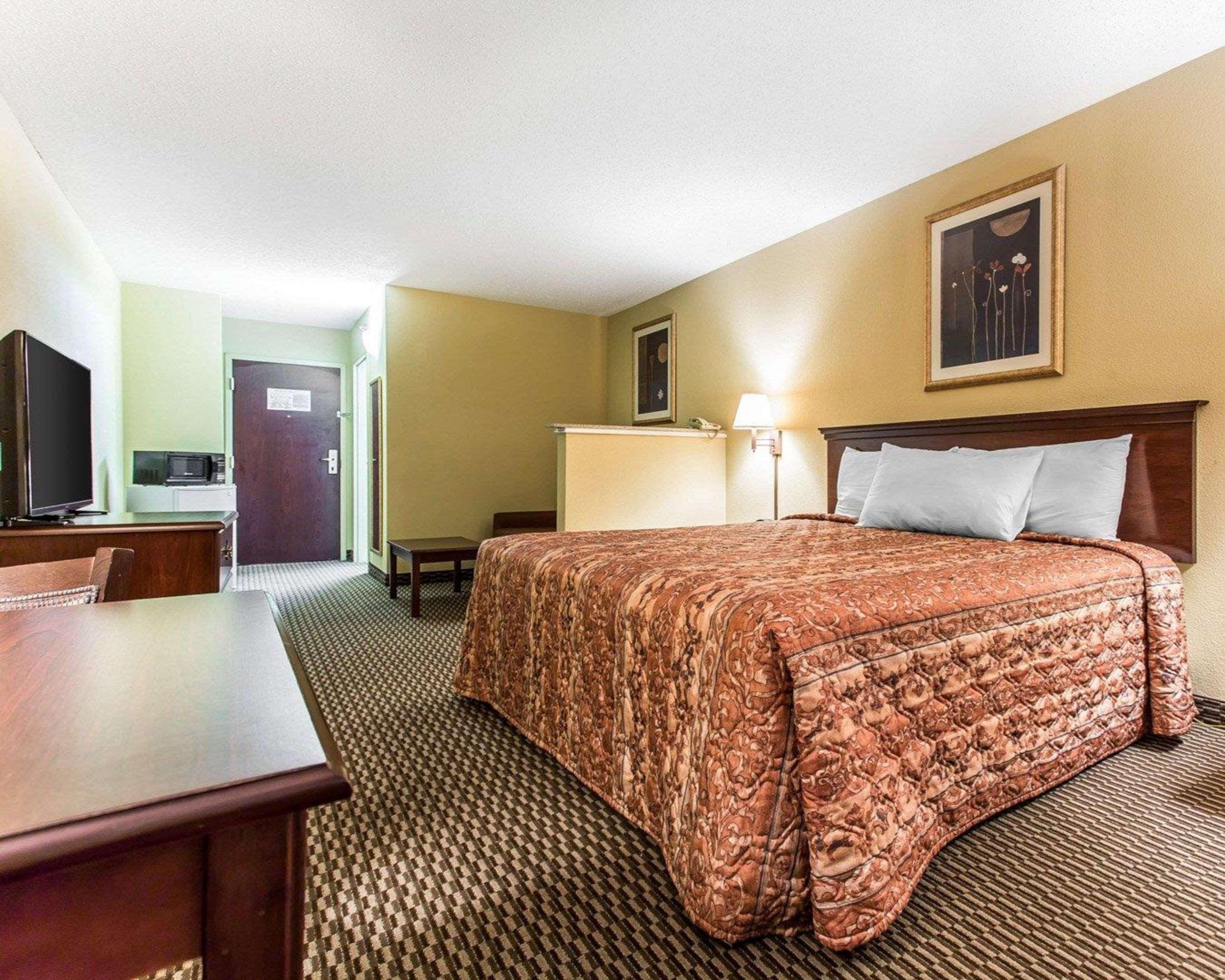 Rodeway Inn Forest Park Exterior foto