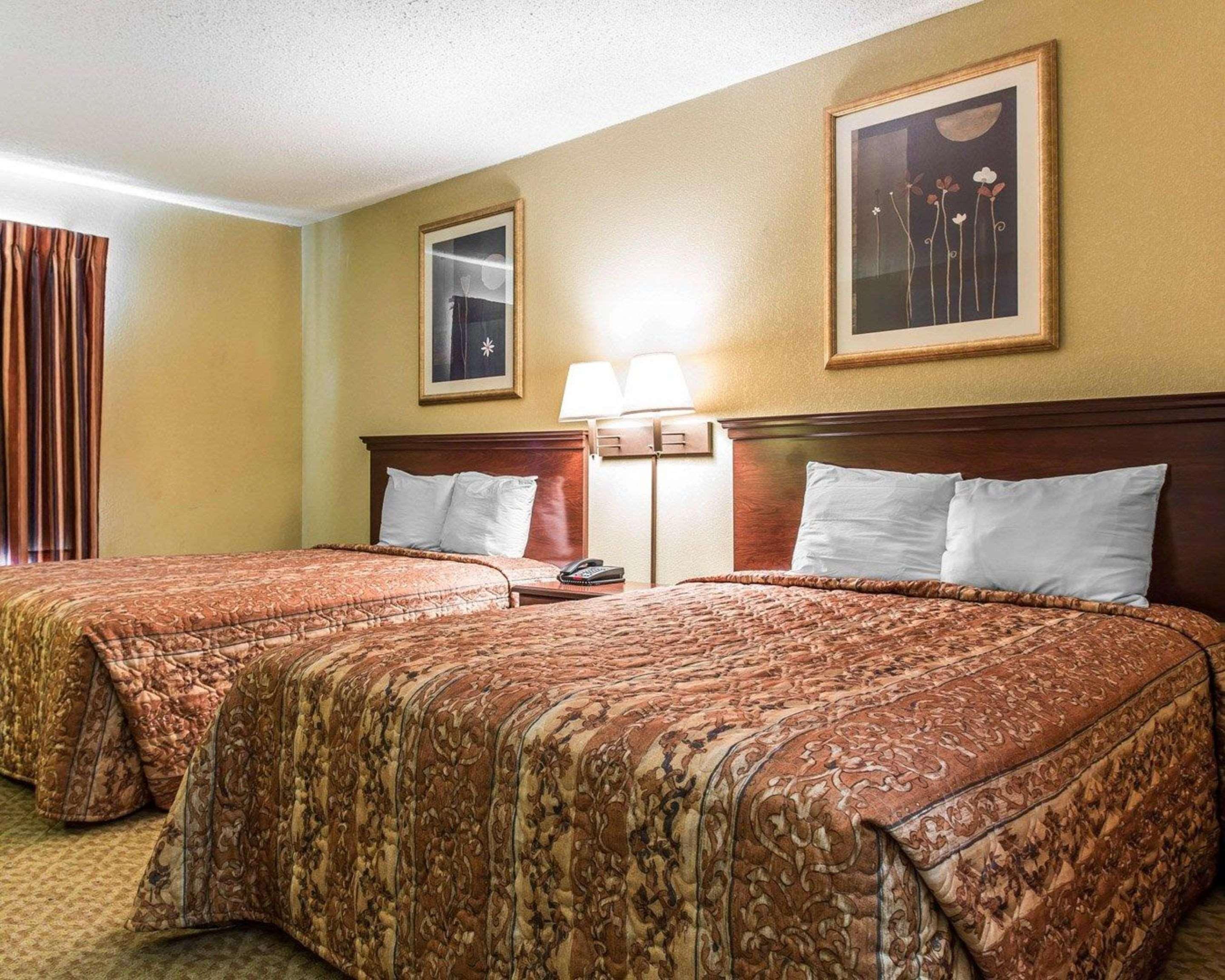 Rodeway Inn Forest Park Exterior foto