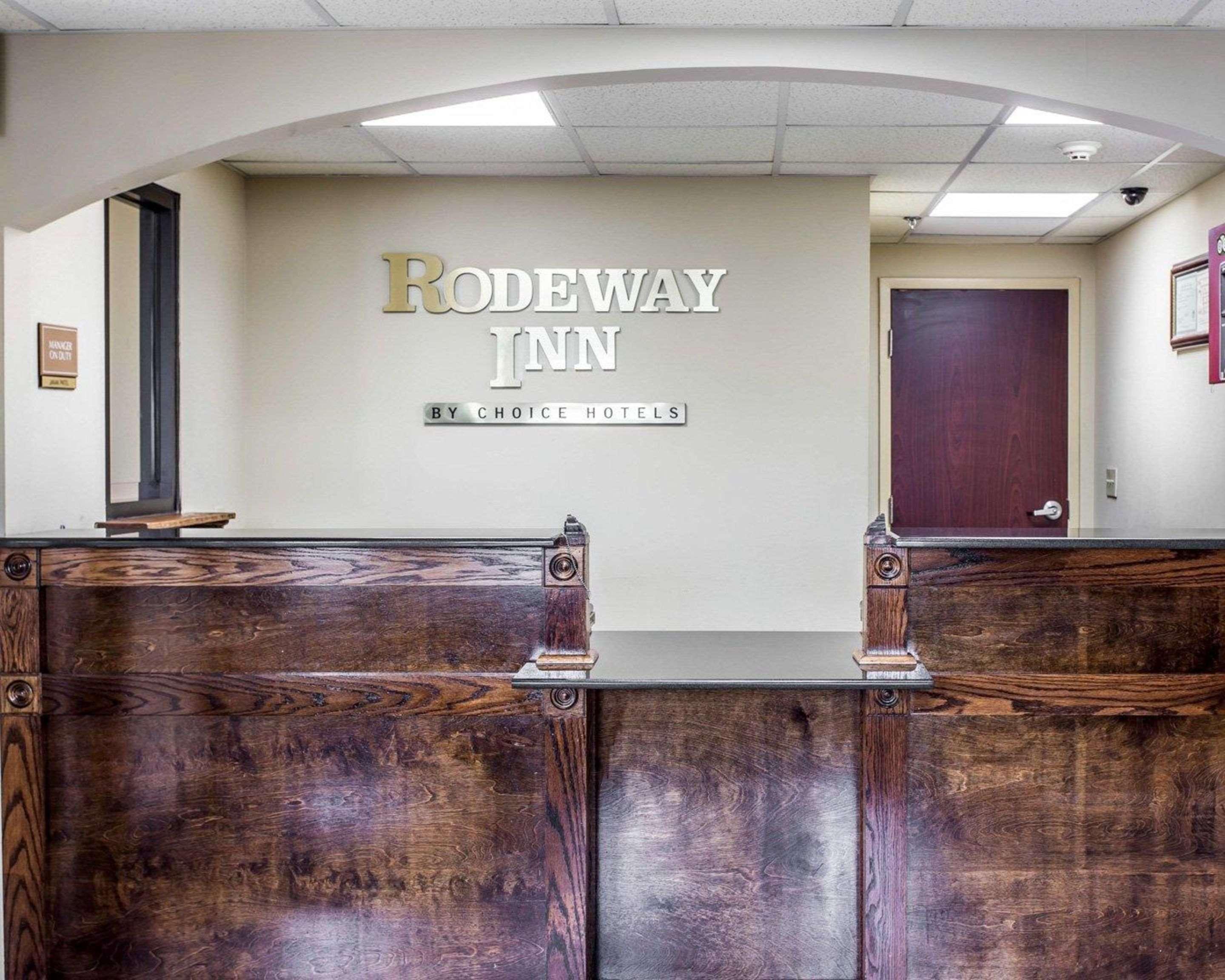 Rodeway Inn Forest Park Exterior foto