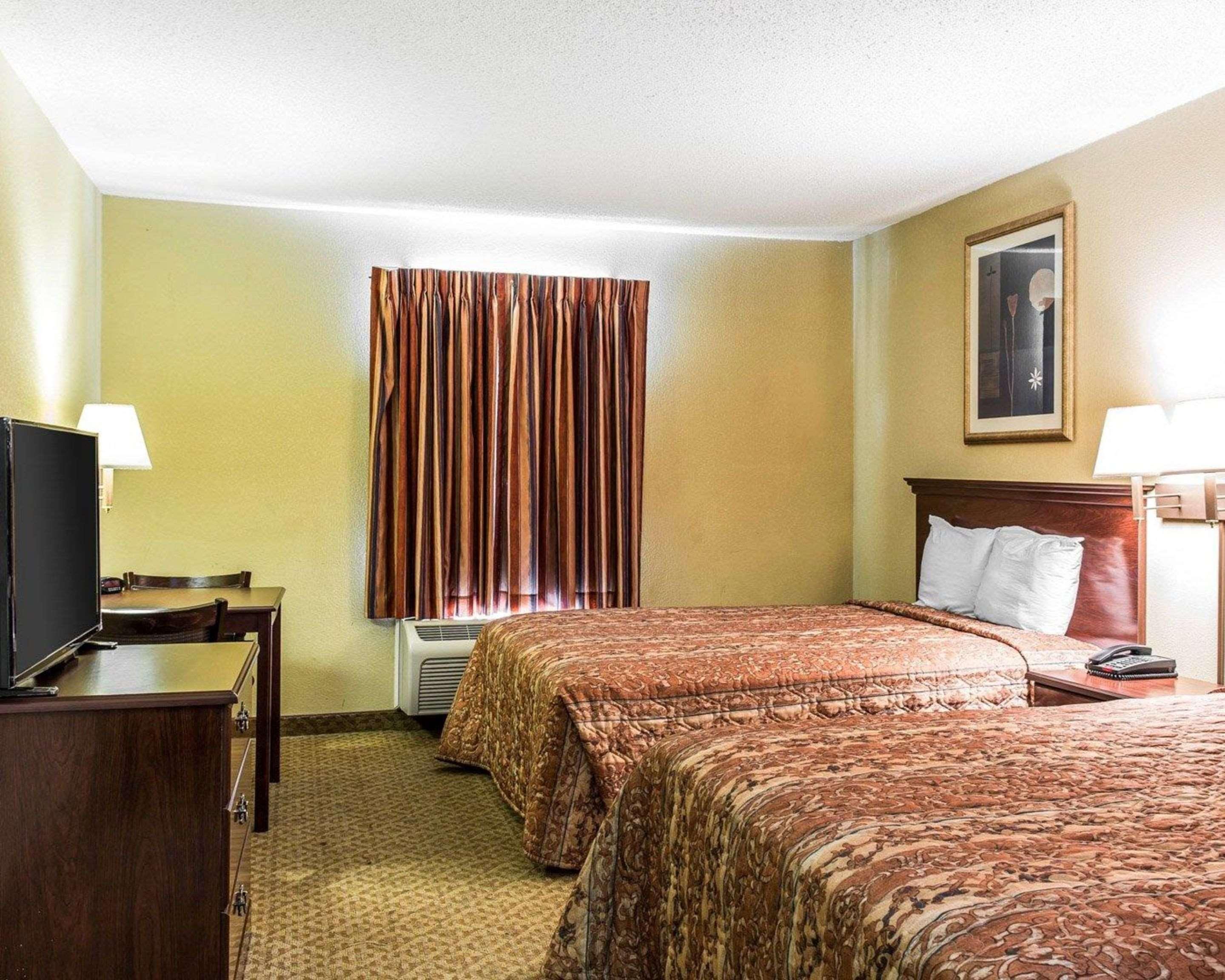 Rodeway Inn Forest Park Exterior foto