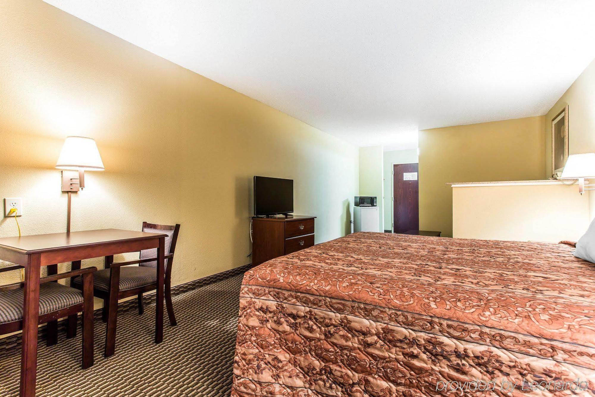 Rodeway Inn Forest Park Exterior foto